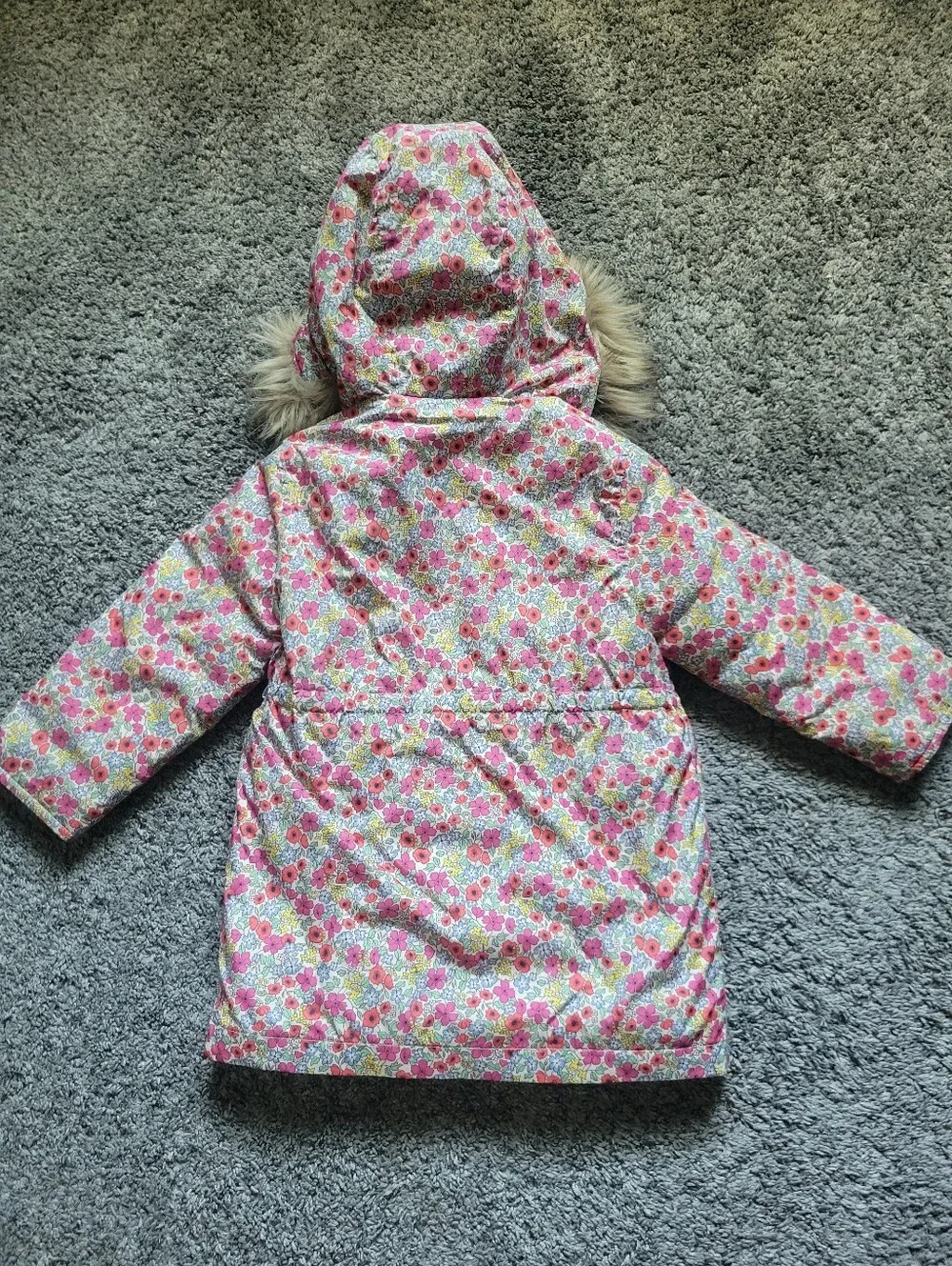 GAP Girls Floral Winter Jacket Size 4T Faux-Fur Hood Zipper 2 Front Pockets Hood